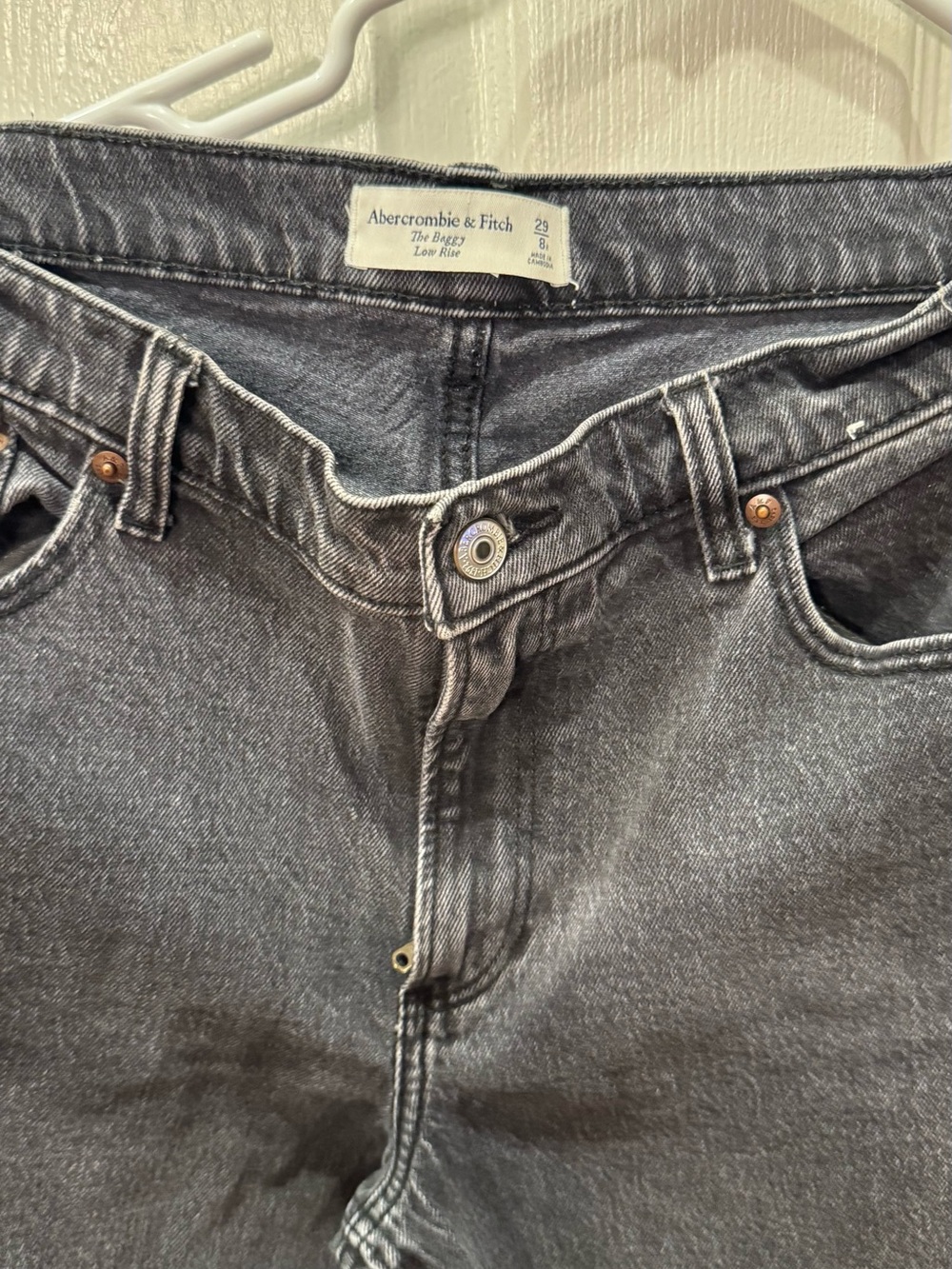 Abercrombie & Fitch women’s black Low-Rise The Baggy Jeans. Excellent condition
